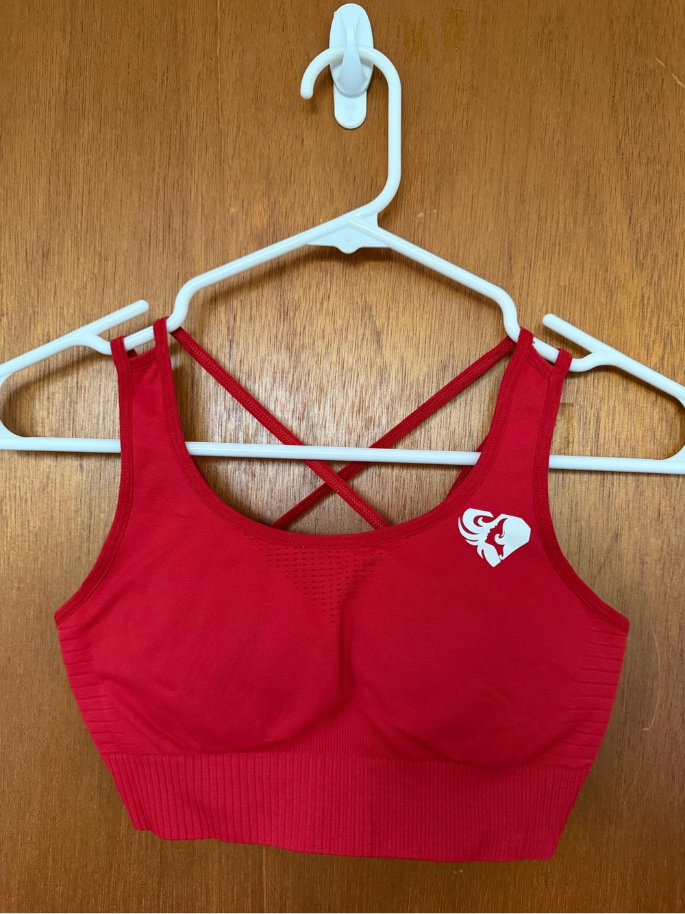 Women’s Best Crisscross Red Seamless Sports Bra